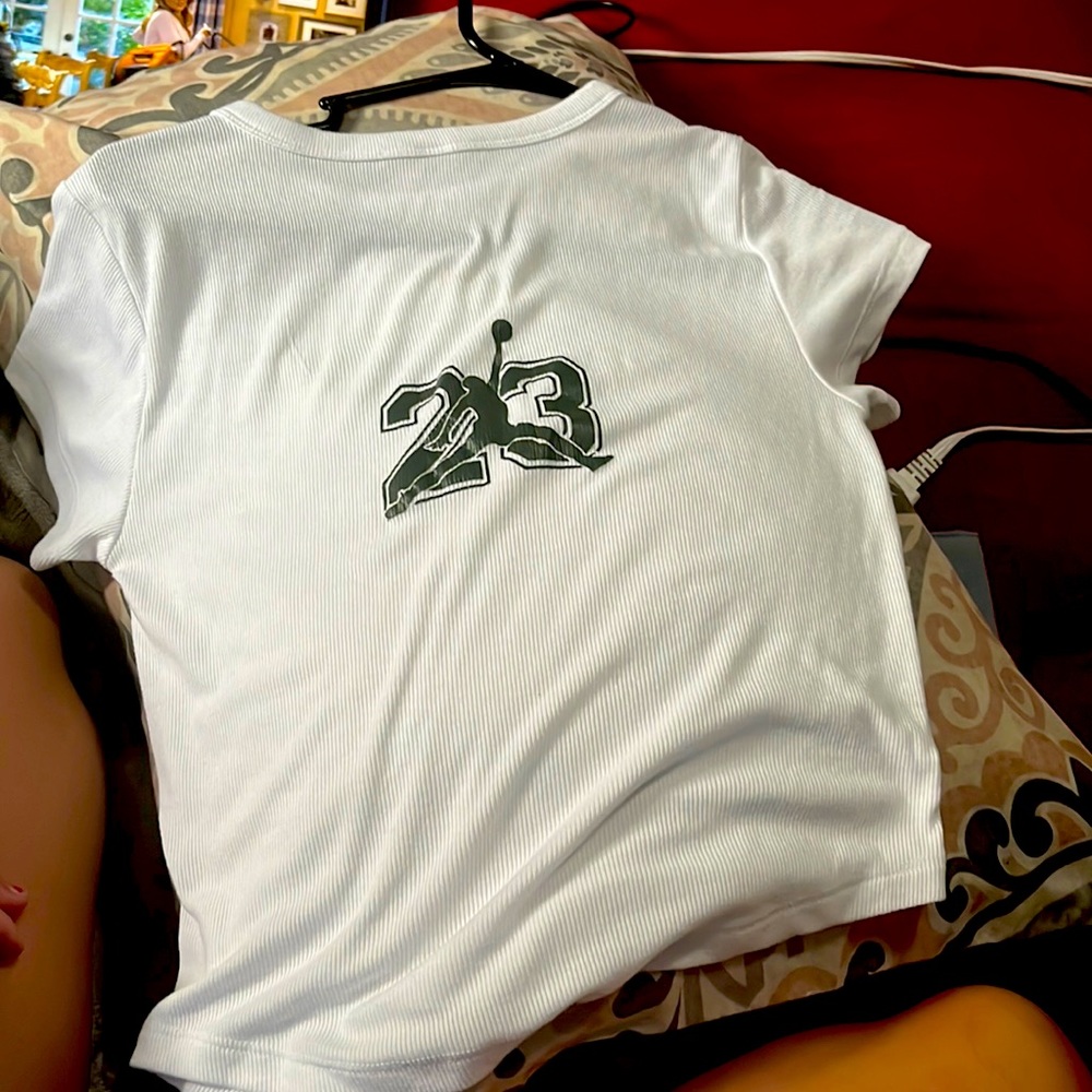 Jorden tight tee, cropped a bit - Picture 1 of 3